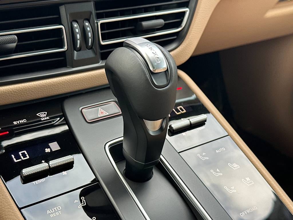 Thumbnail: 2025 Porsche Macan - 28
