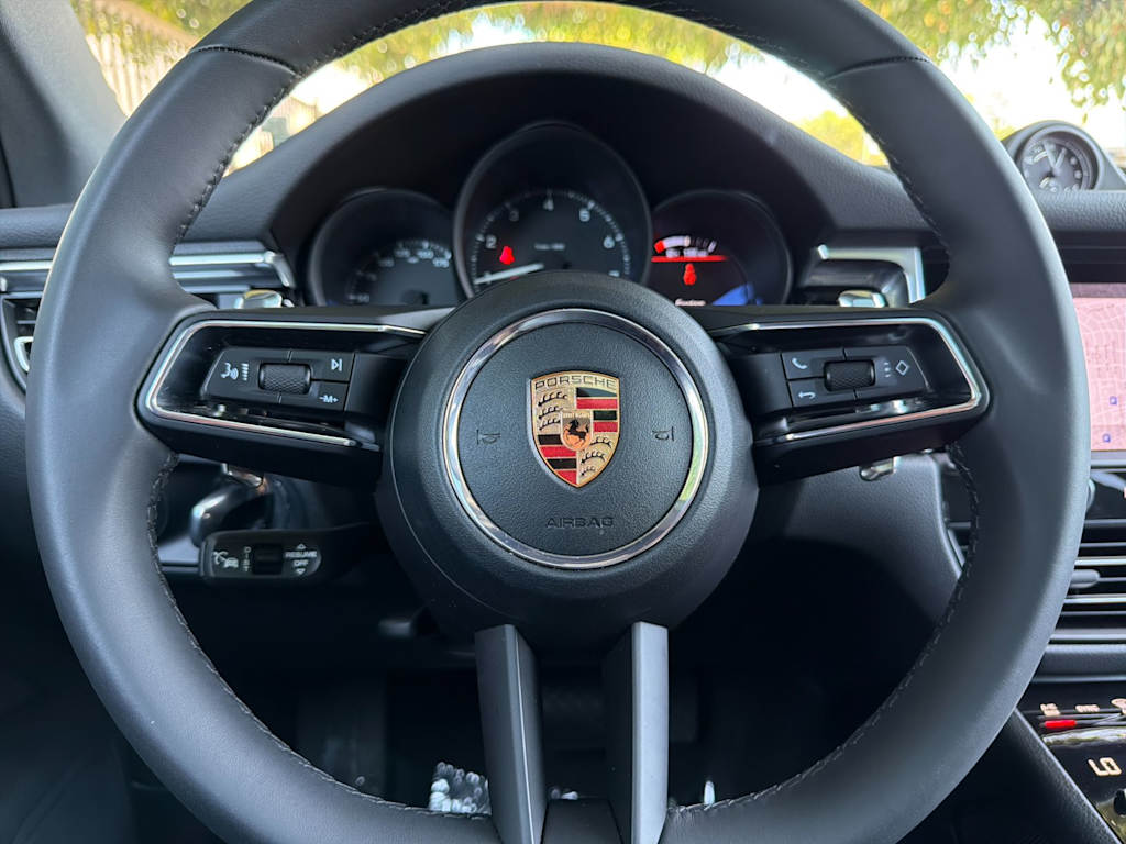 Thumbnail: 2026 Porsche Macan - 14