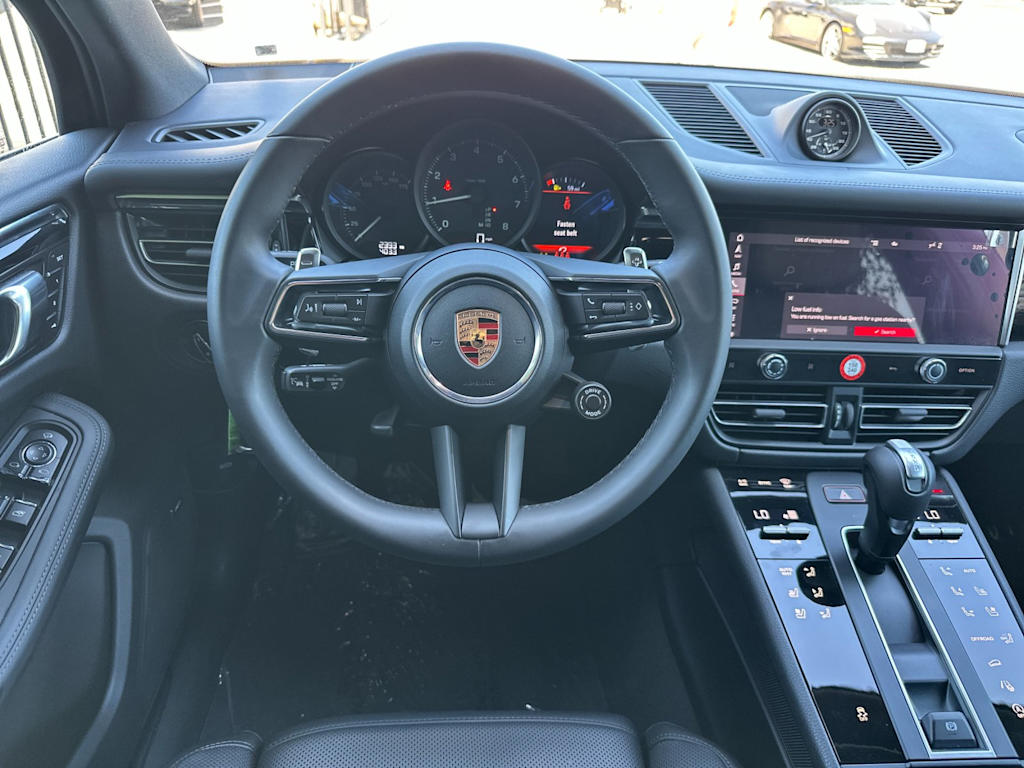 Thumbnail: 2026 Porsche Macan - 9