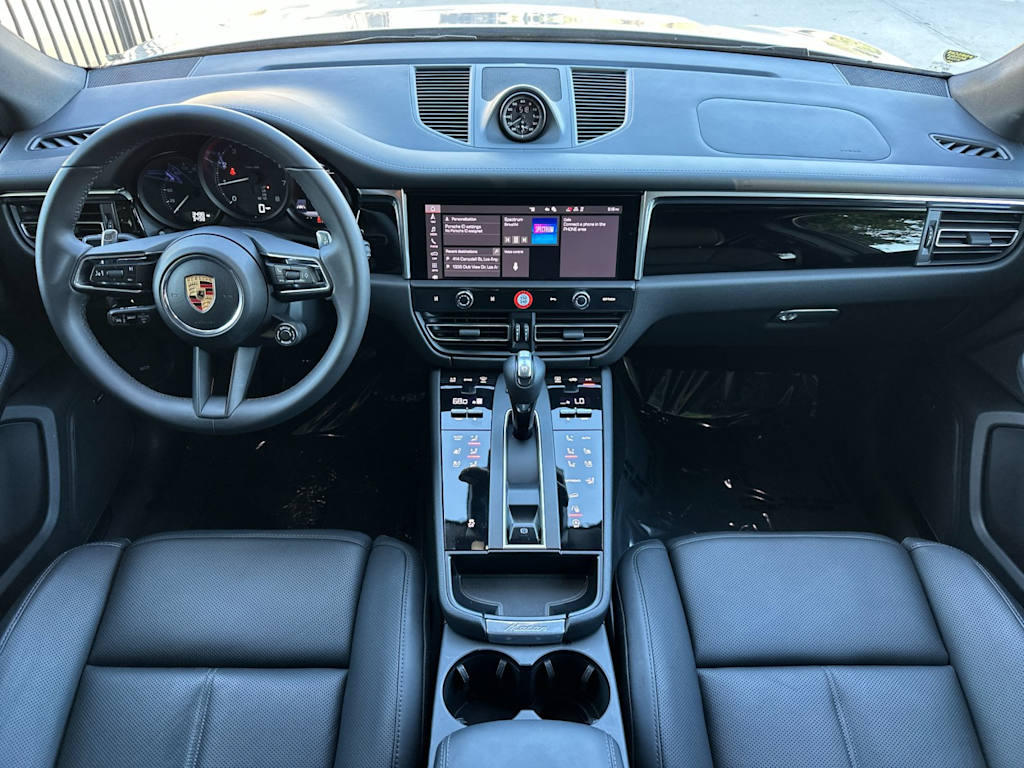 Thumbnail: 2026 Porsche Macan - 9