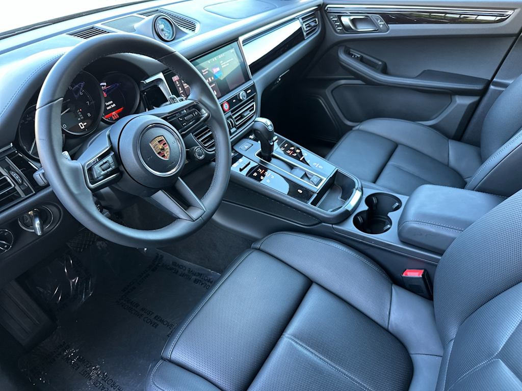 Thumbnail: 2026 Porsche Macan - 2