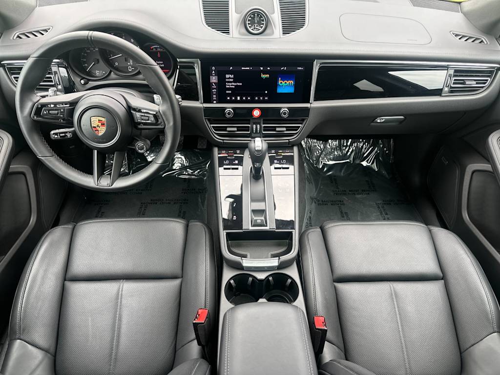 Thumbnail: 2026 Porsche Macan - 2