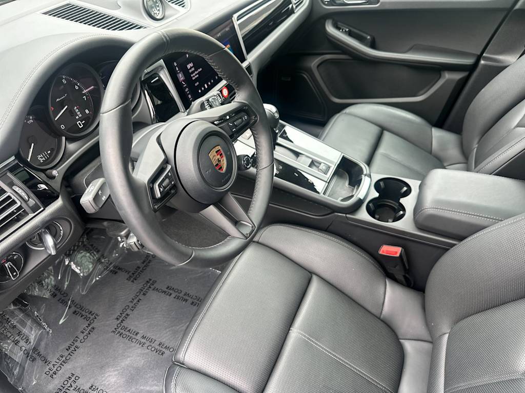 Thumbnail: 2026 Porsche Macan - 10
