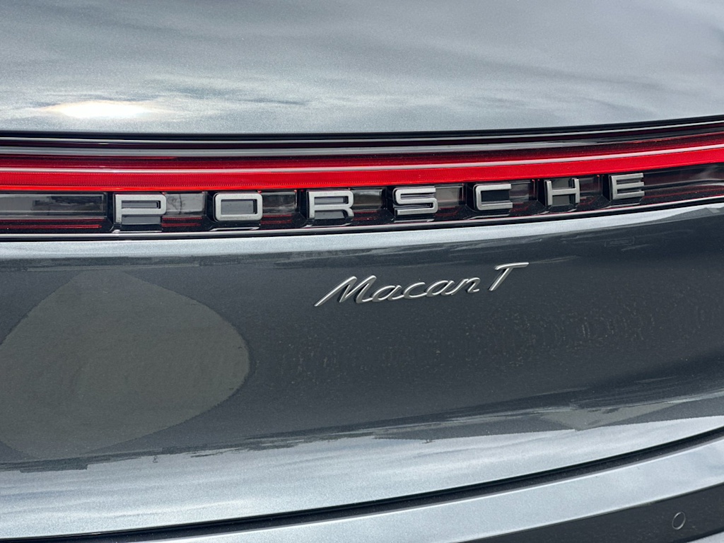 Thumbnail: 2026 Porsche Macan - 7