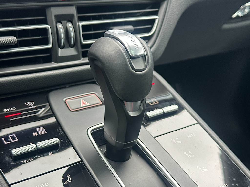 Thumbnail: 2026 Porsche Macan - 30