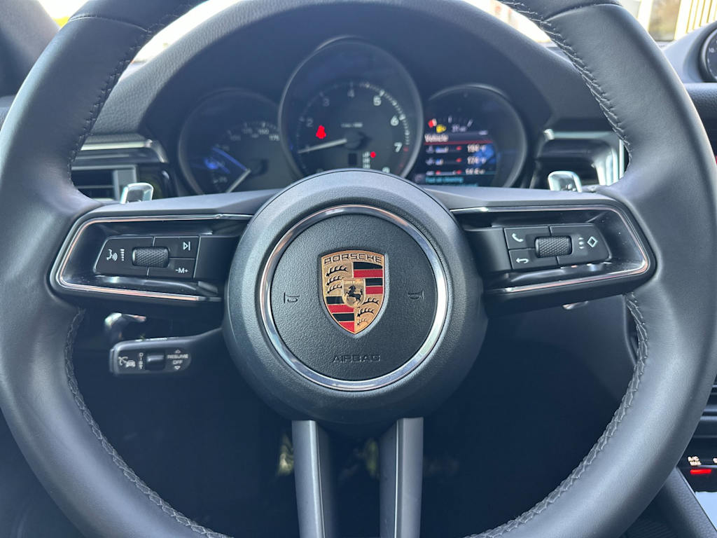 Thumbnail: 2026 Porsche Macan - 30
