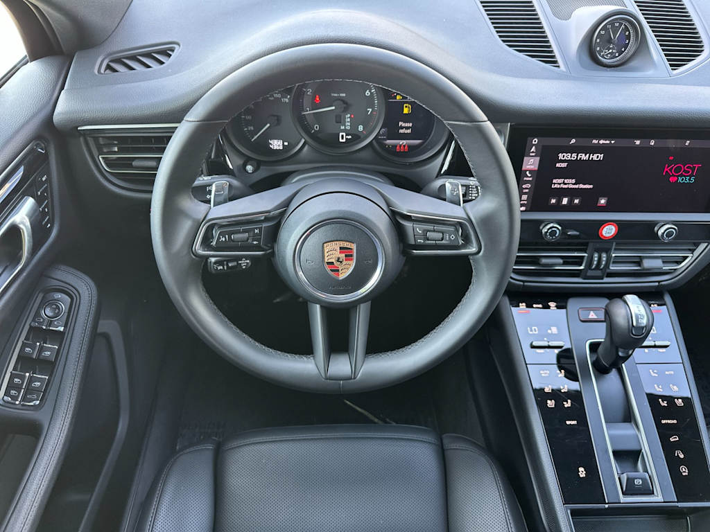 Thumbnail: 2026 Porsche Macan - 9