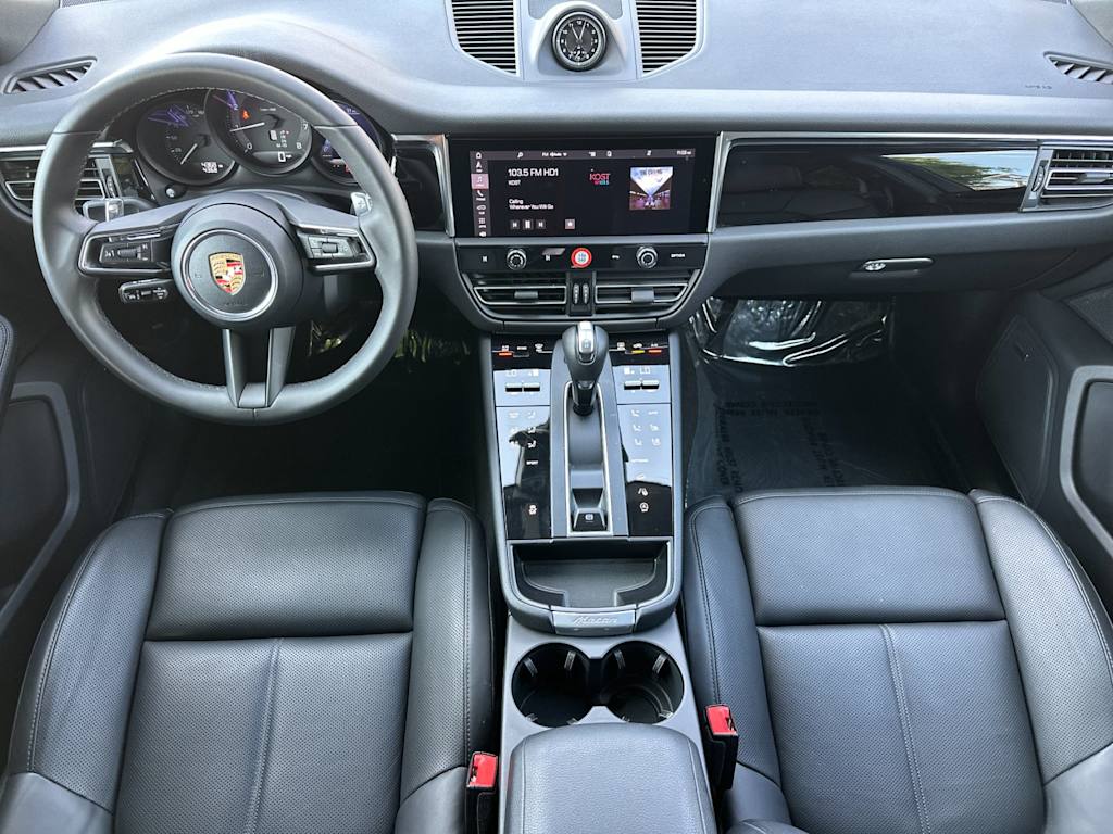 Thumbnail: 2026 Porsche Macan - 2