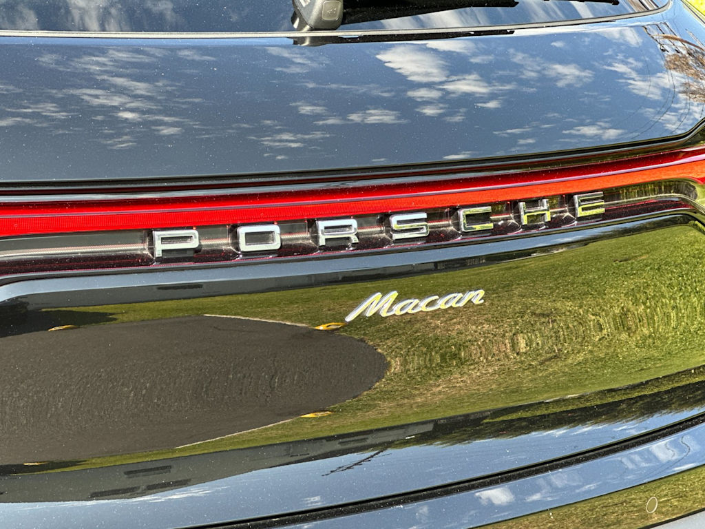 Thumbnail: 2026 Porsche Macan - 7