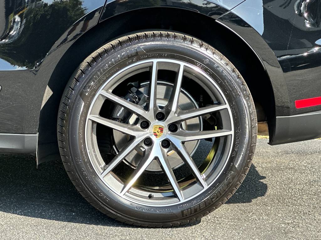 Thumbnail: 2026 Porsche Macan - 8