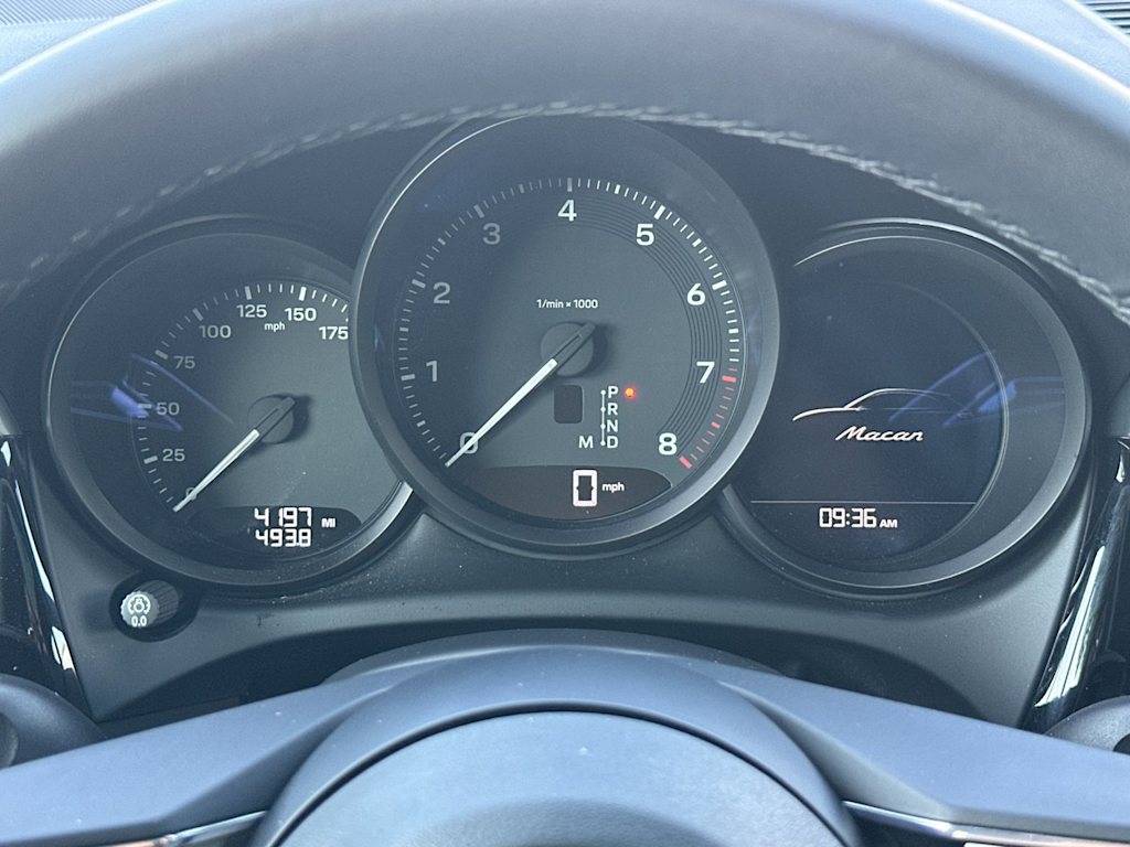 Thumbnail: 2026 Porsche Macan - 16