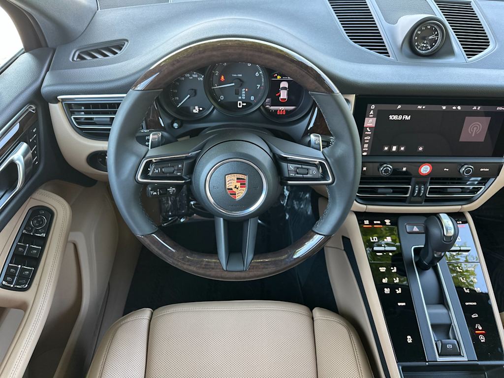 Thumbnail: 2026 Porsche Macan - 9