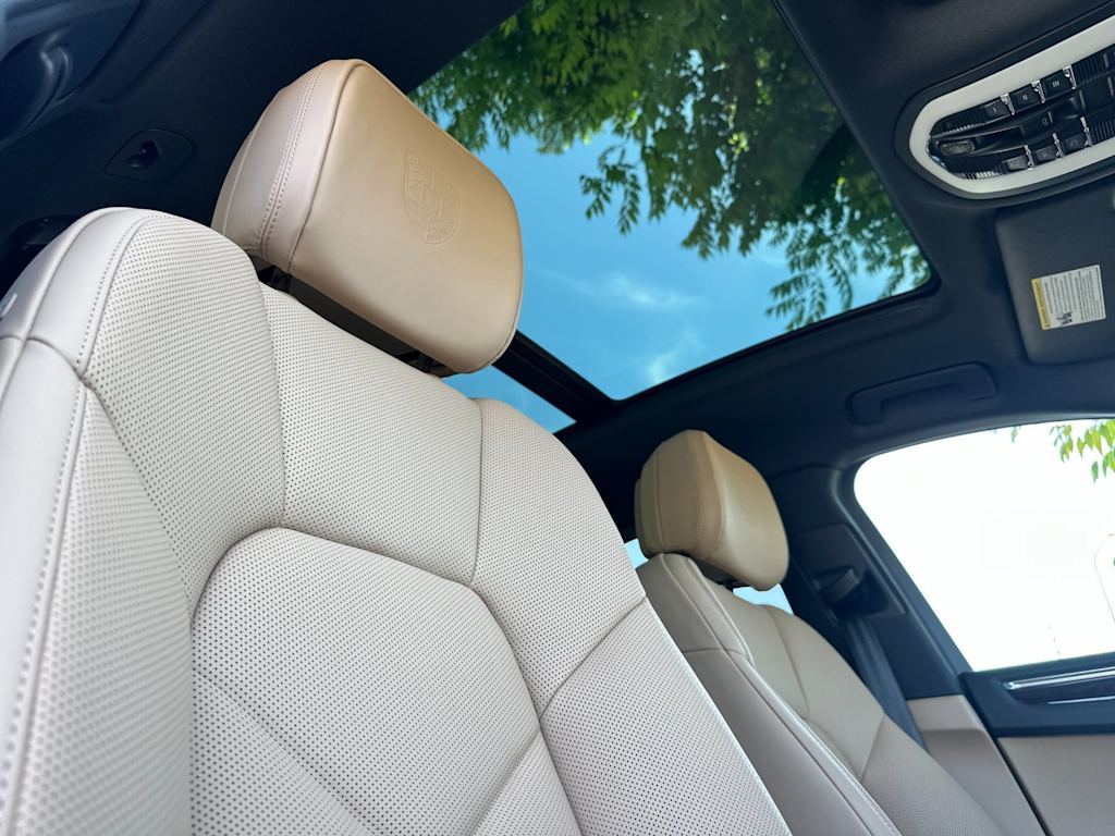 Thumbnail: 2026 Porsche Macan - 24