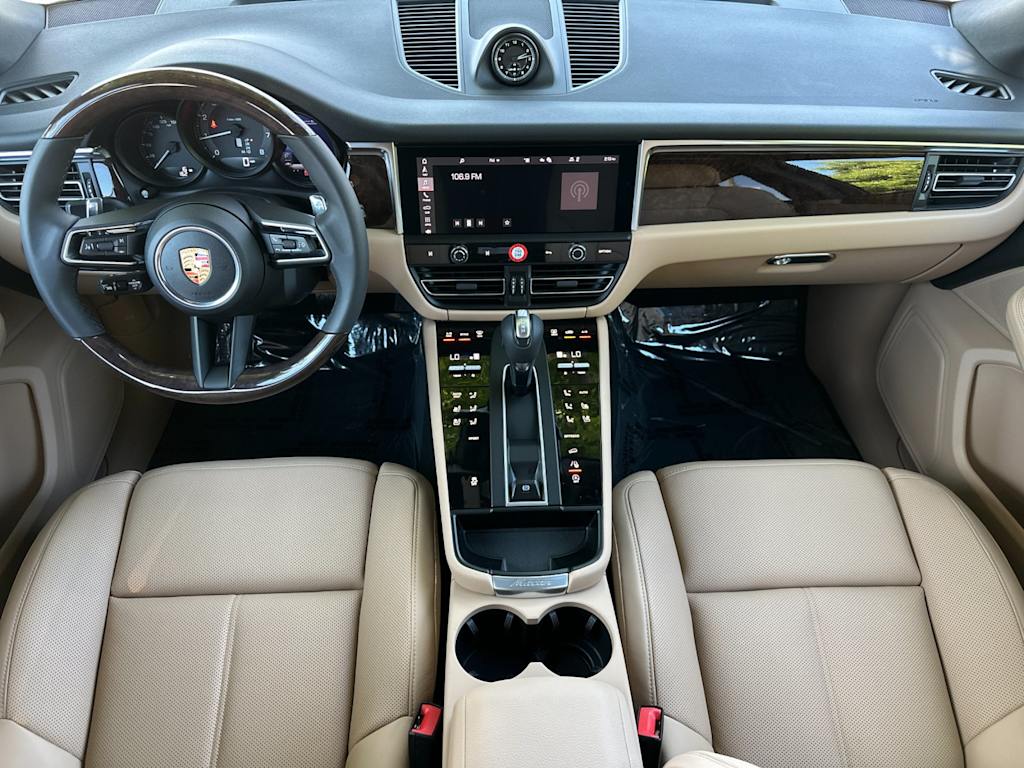 Thumbnail: 2026 Porsche Macan - 2