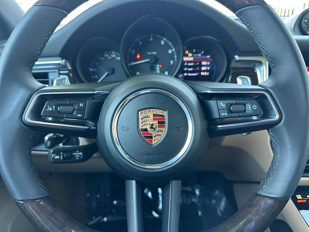 Thumbnail: 2026 Porsche Macan - 29