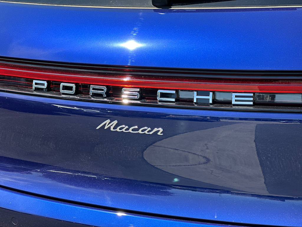 Thumbnail: 2026 Porsche Macan - 7