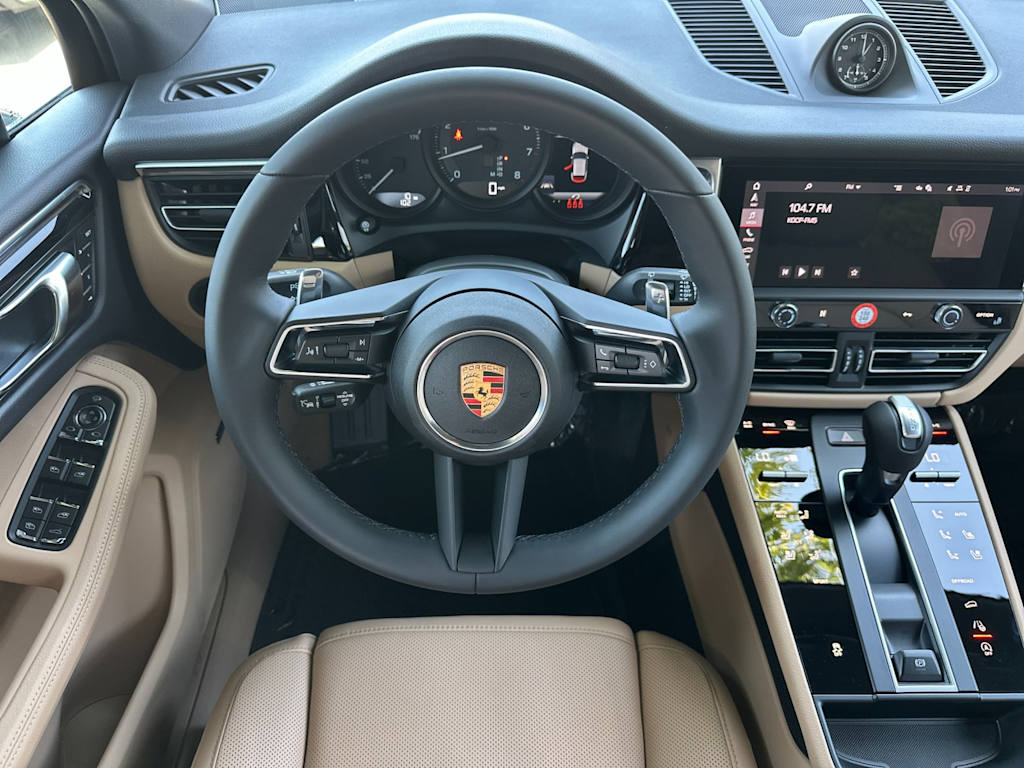 Thumbnail: 2026 Porsche Macan - 9