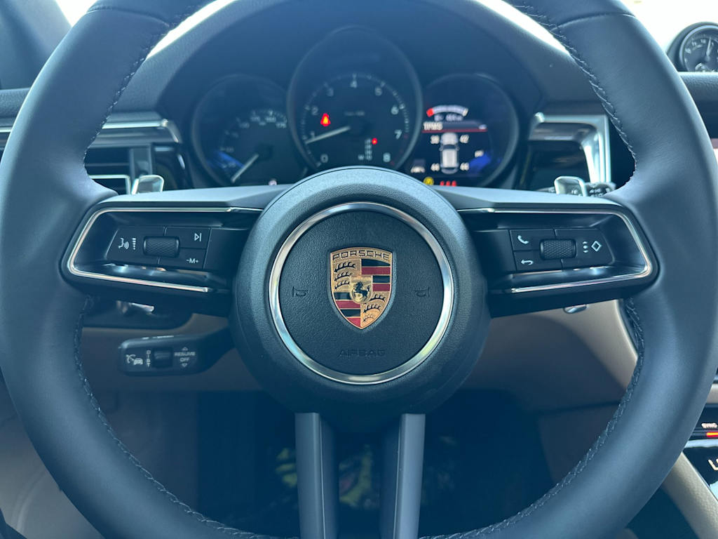 Thumbnail: 2026 Porsche Macan - 30