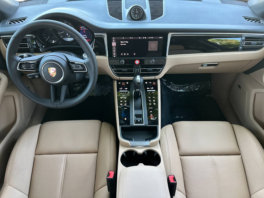 Thumbnail: 2026 Porsche Macan - 2