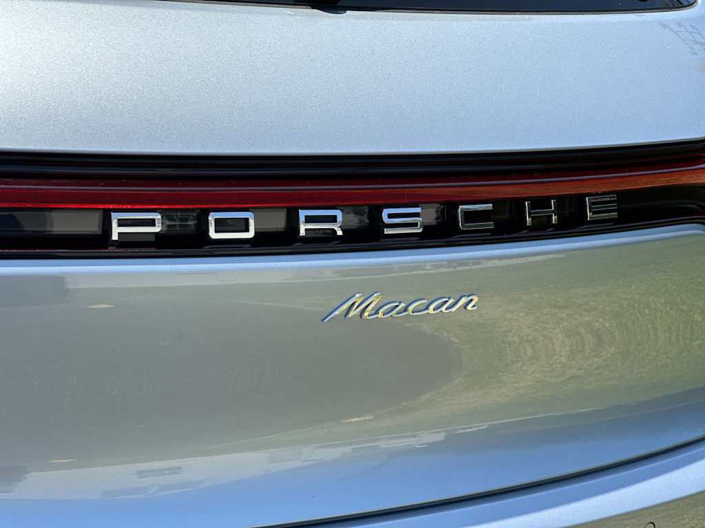 Thumbnail: 2026 Porsche Macan - 7