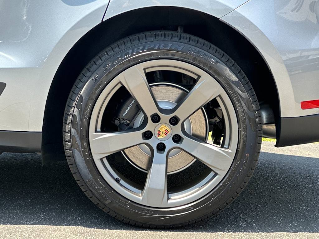Thumbnail: 2026 Porsche Macan - 8