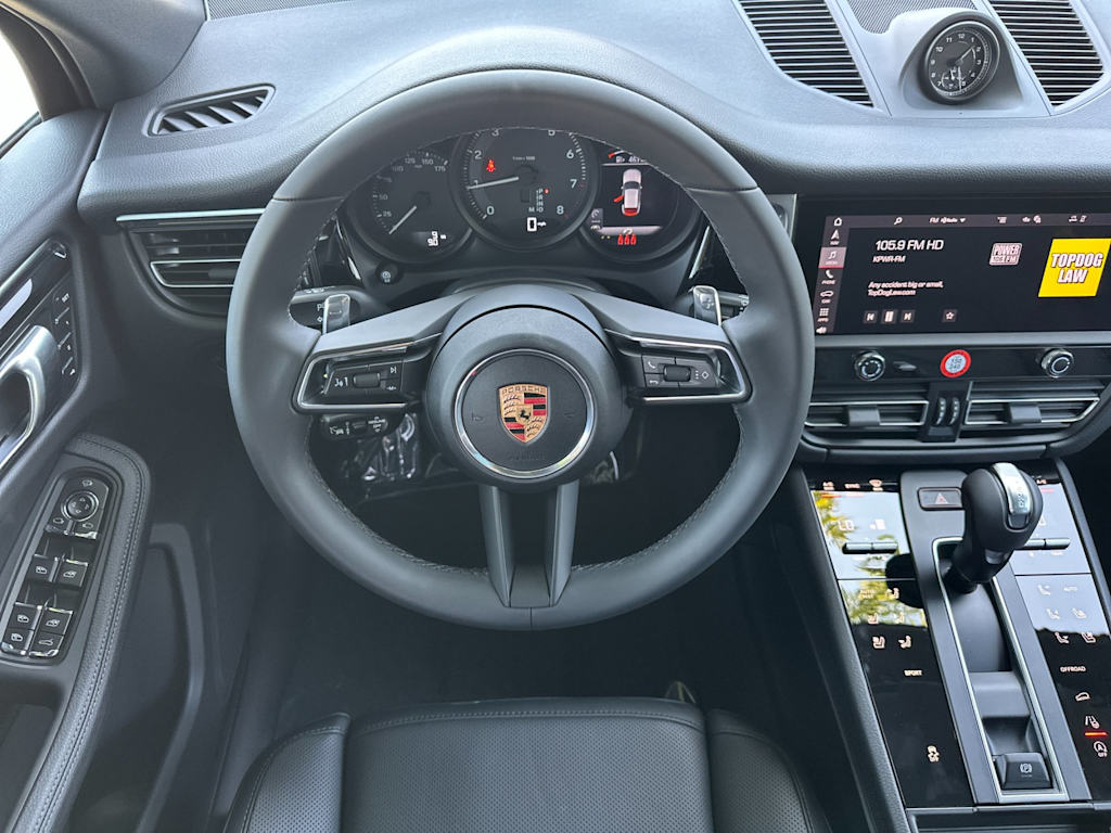 Thumbnail: 2026 Porsche Macan - 9