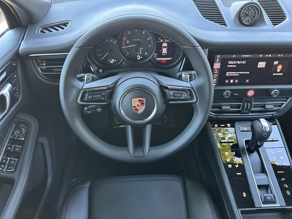 Thumbnail: 2026 Porsche Macan - 8