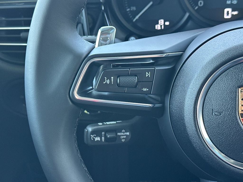 Thumbnail: 2026 Porsche Macan - 29