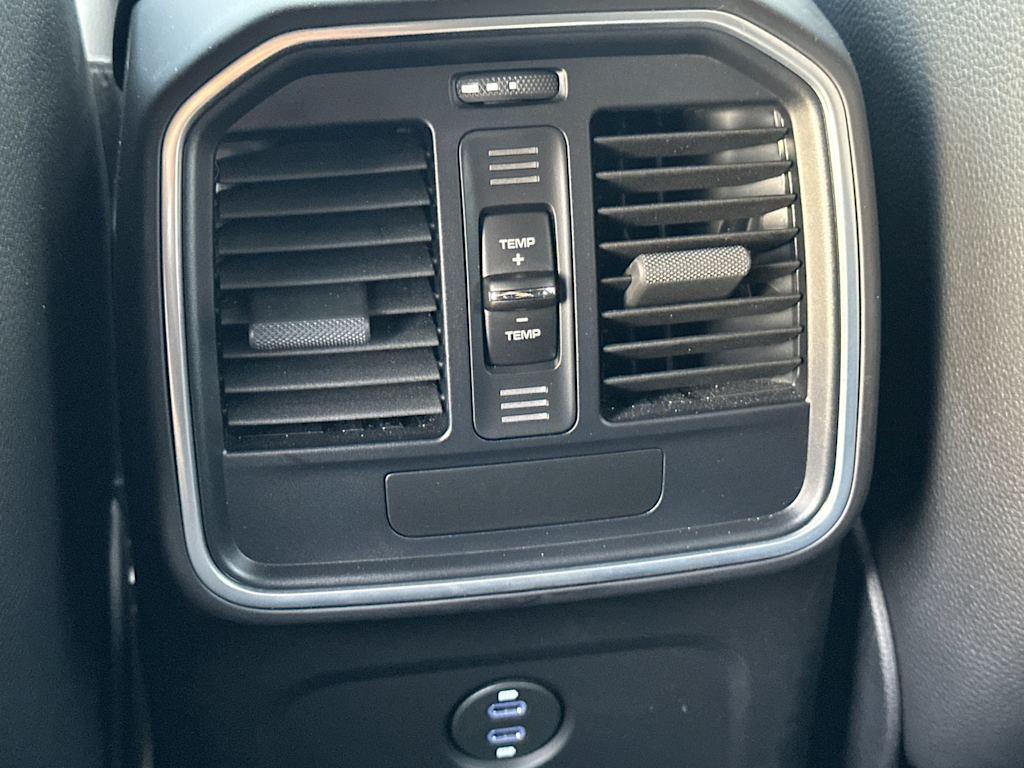 Thumbnail: 2025 Porsche Macan - 24