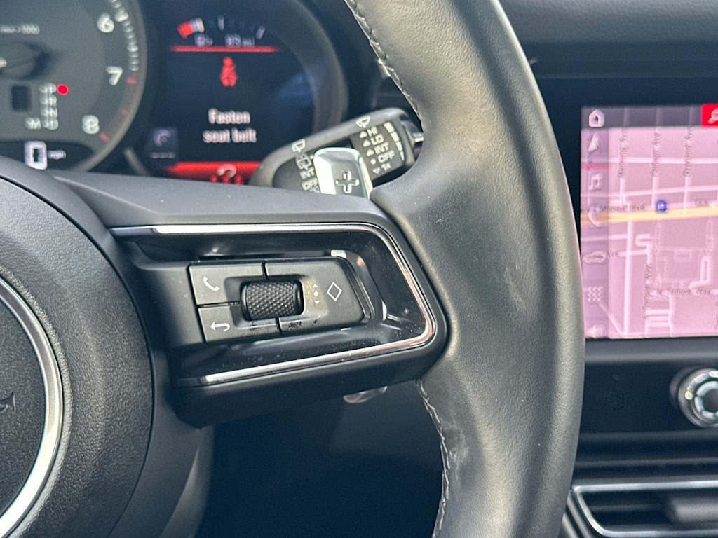 Thumbnail: 2025 Porsche Macan - 32