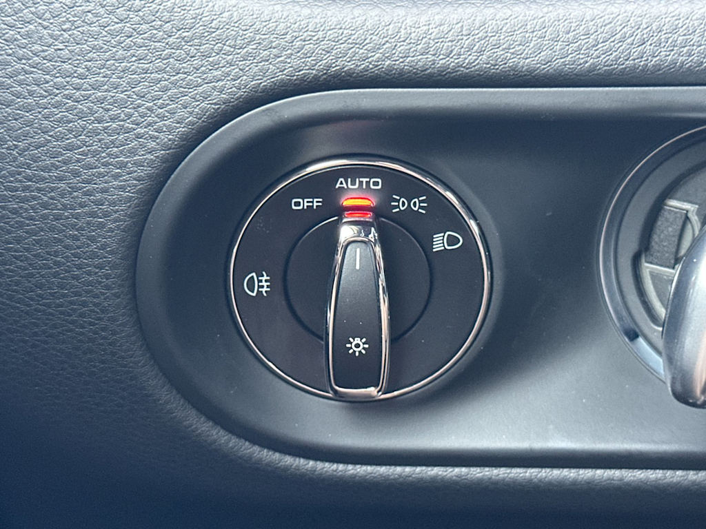 Thumbnail: 2025 Porsche Macan - 33