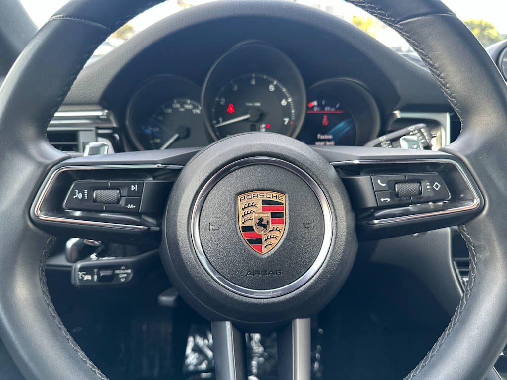 Thumbnail: 2025 Porsche Macan - 13