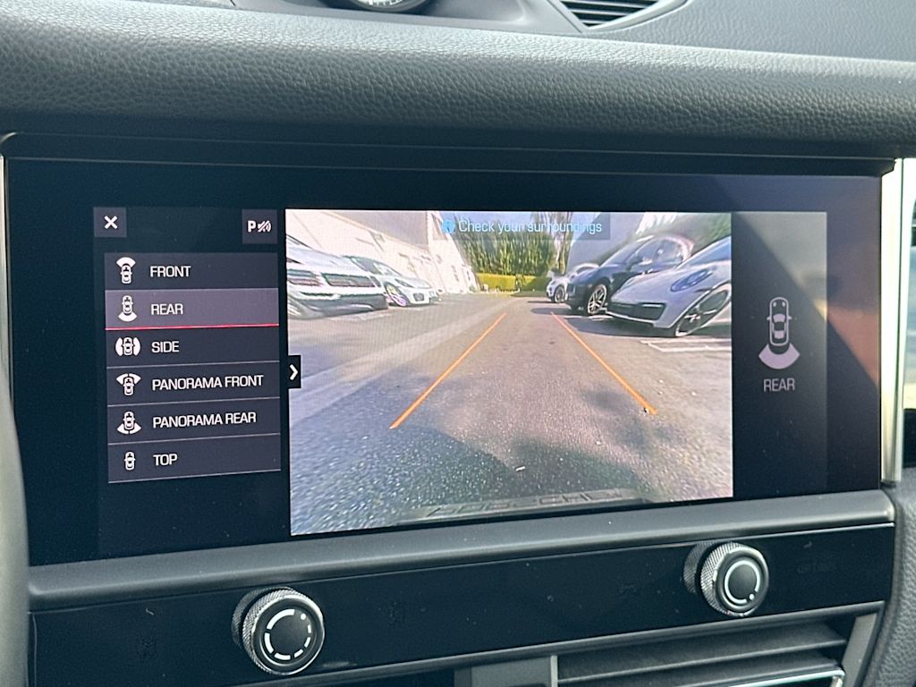 Thumbnail: 2025 Porsche Macan - 28