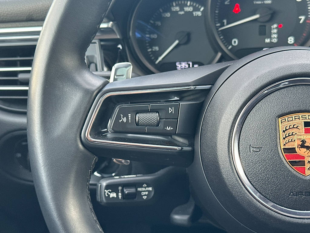 Thumbnail: 2025 Porsche Macan - 31