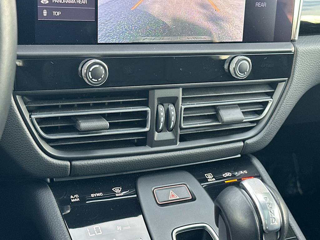 Thumbnail: 2025 Porsche Macan - 29