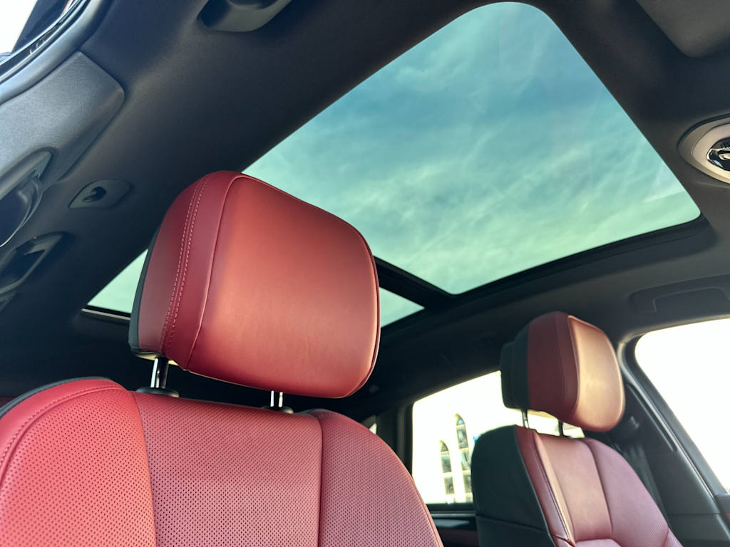 Thumbnail: 2025 Porsche Macan - 25