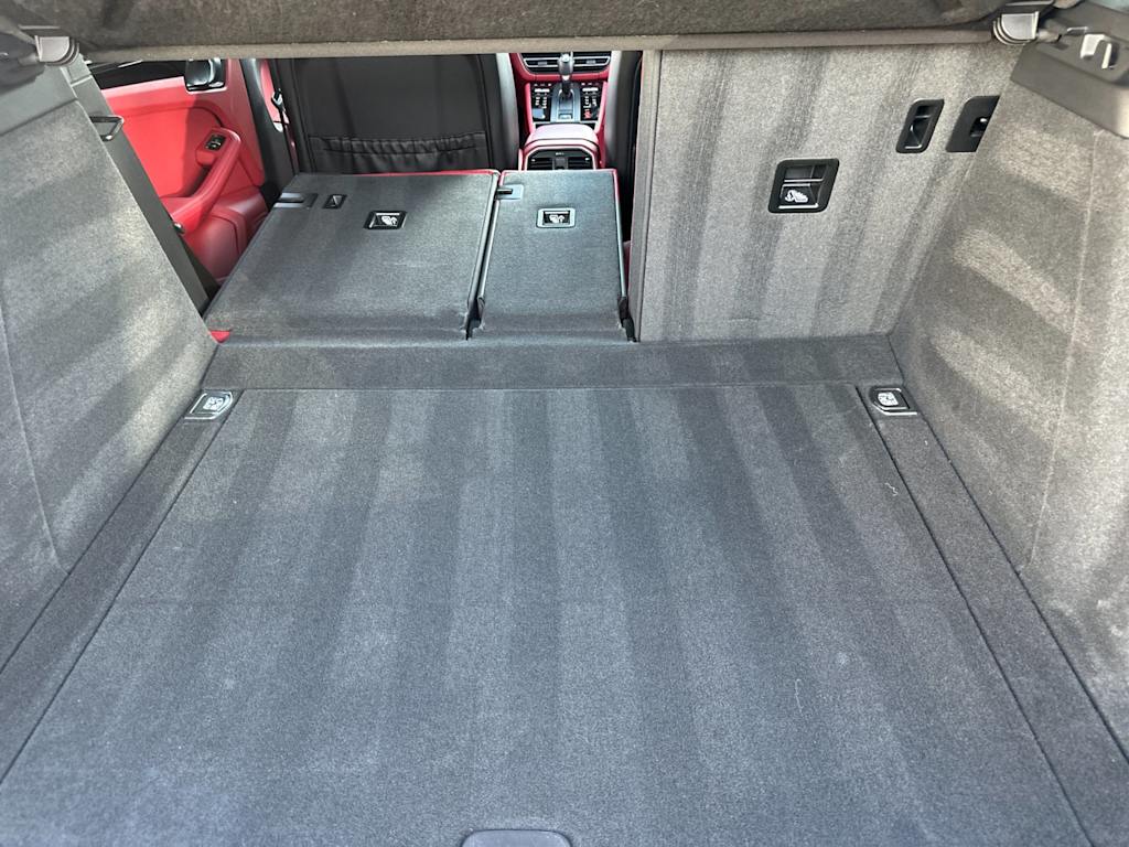 Thumbnail: 2025 Porsche Macan - 19