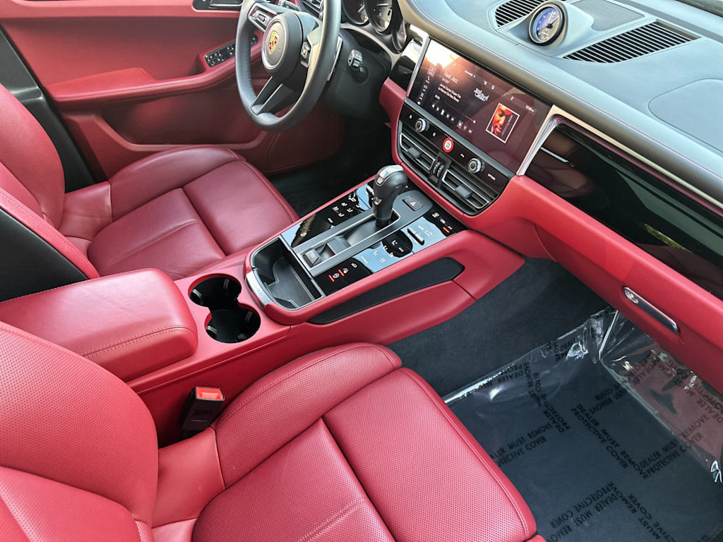 Thumbnail: 2025 Porsche Macan - 14