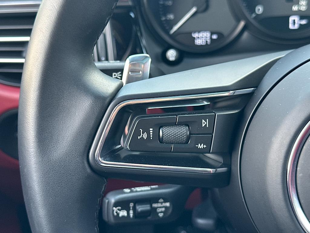 Thumbnail: 2025 Porsche Macan - 31