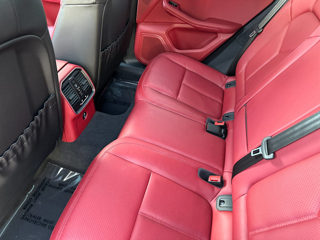 Thumbnail: 2025 Porsche Macan - 13