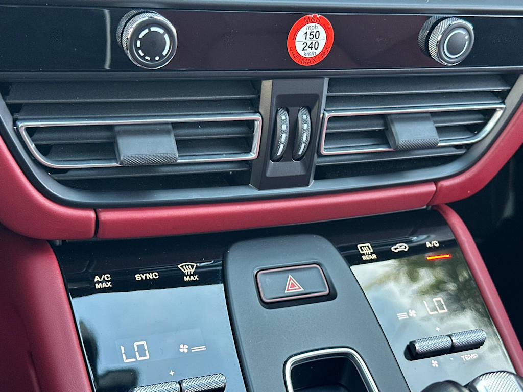 Thumbnail: 2025 Porsche Macan - 17