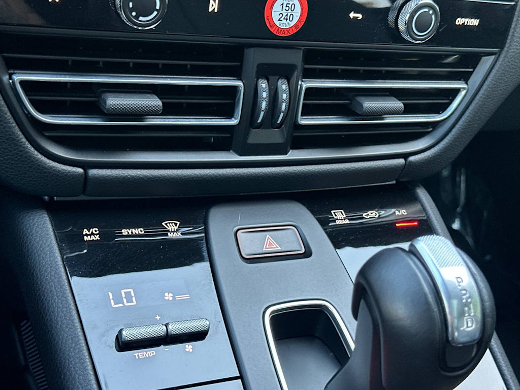 Thumbnail: 2025 Porsche Macan - 28