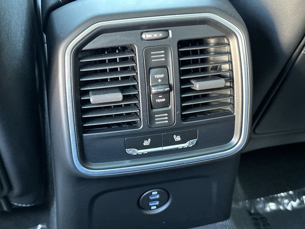 Thumbnail: 2025 Porsche Macan - 23