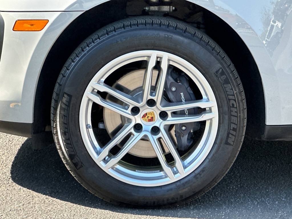 Thumbnail: 2025 Porsche Macan - 8