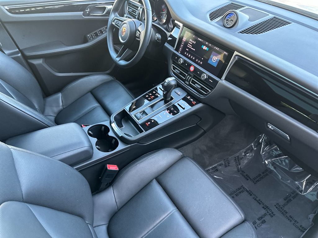 Thumbnail: 2025 Porsche Macan - 13