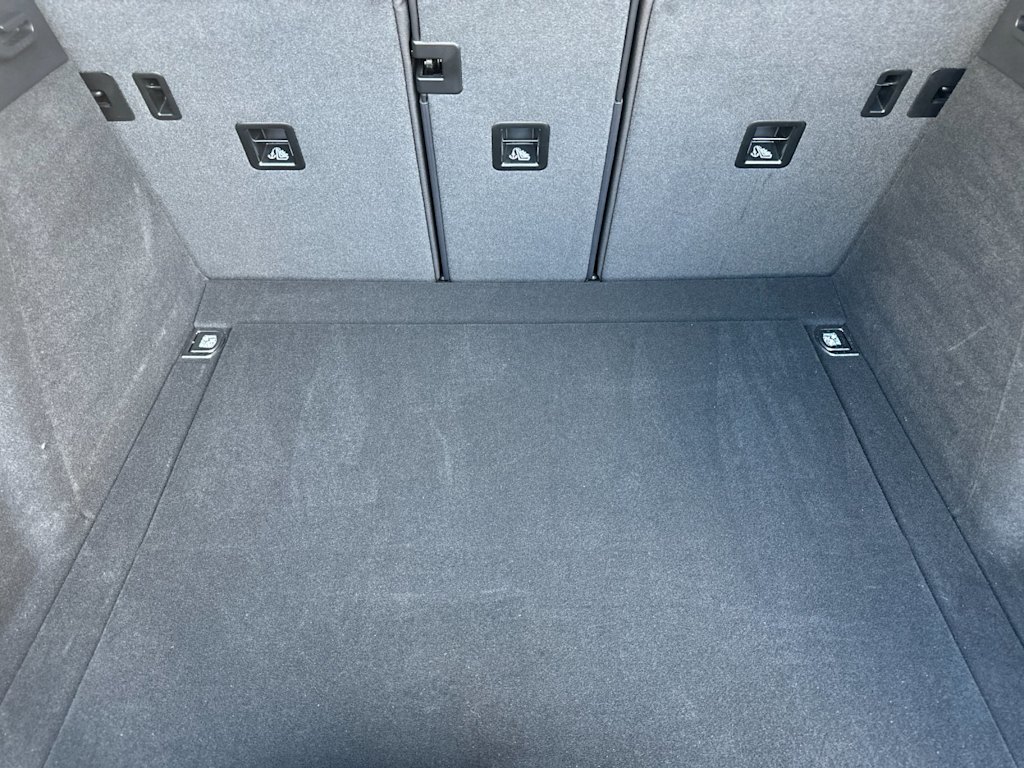 Thumbnail: 2025 Porsche Macan - 17