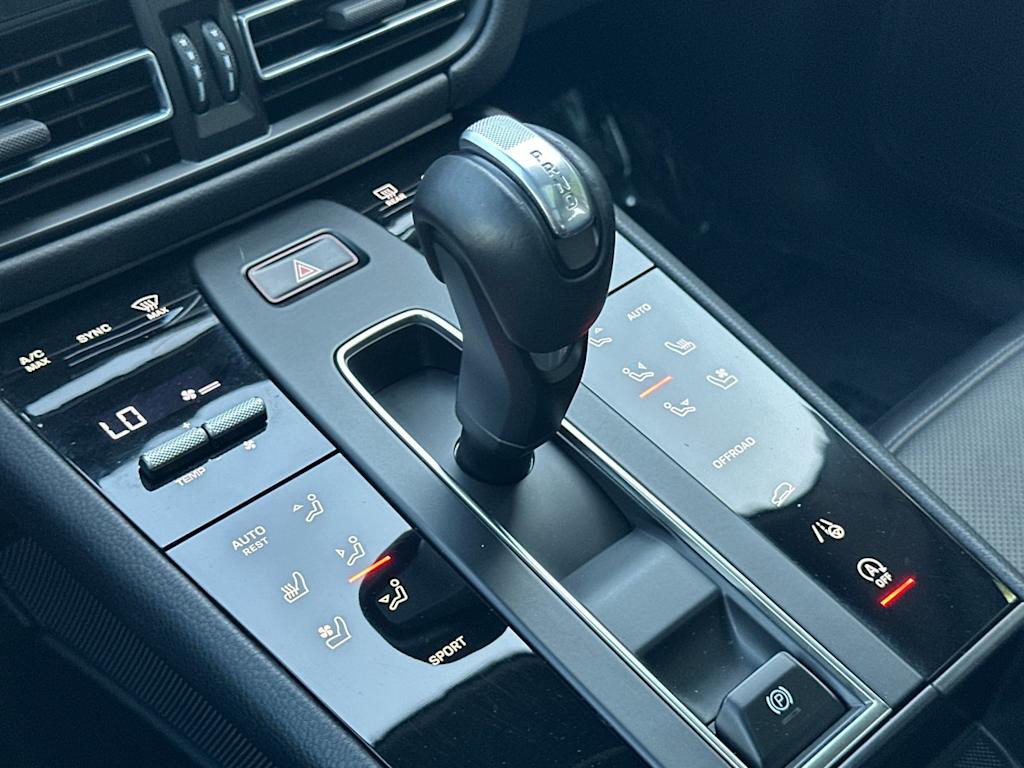 Thumbnail: 2025 Porsche Macan - 15