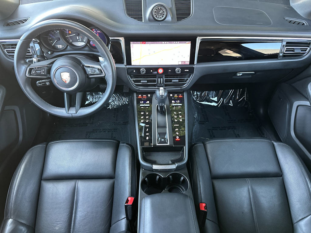 Thumbnail: 2025 Porsche Macan - 2
