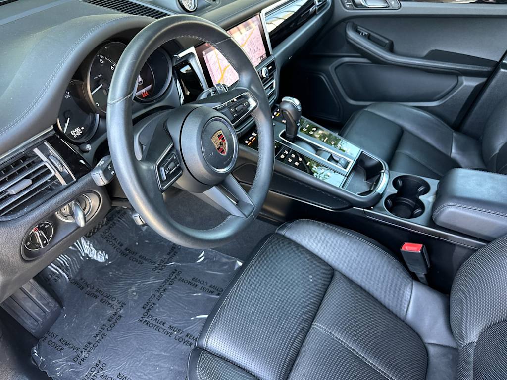 Thumbnail: 2025 Porsche Macan - 10