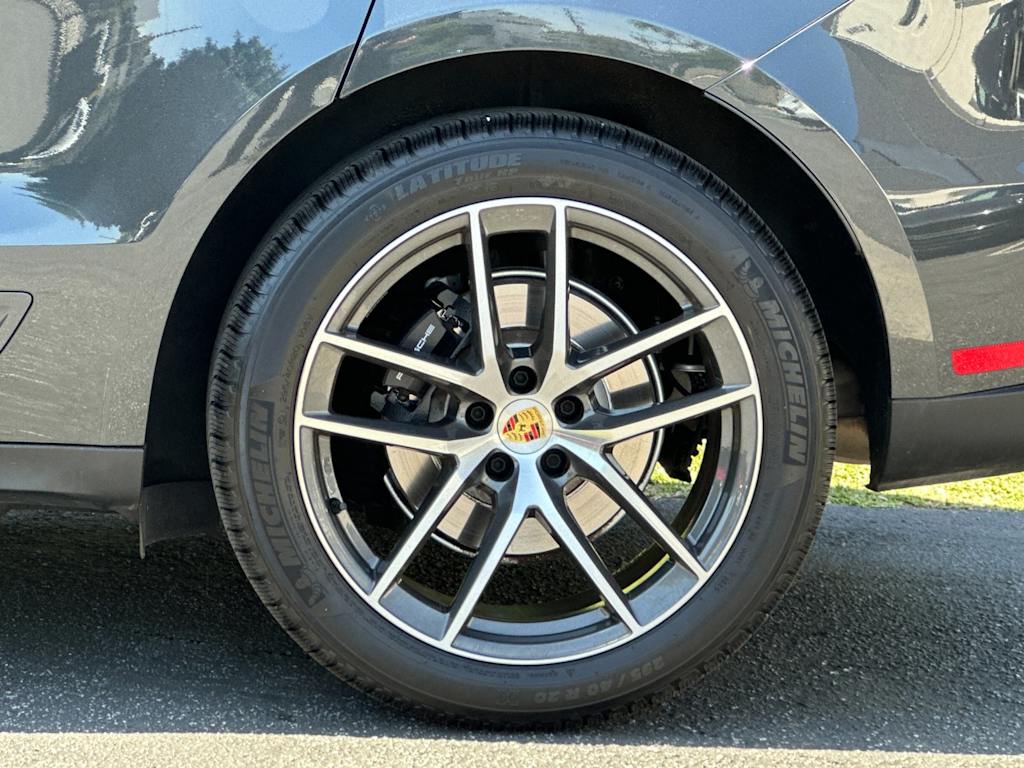 Thumbnail: 2025 Porsche Macan - 8